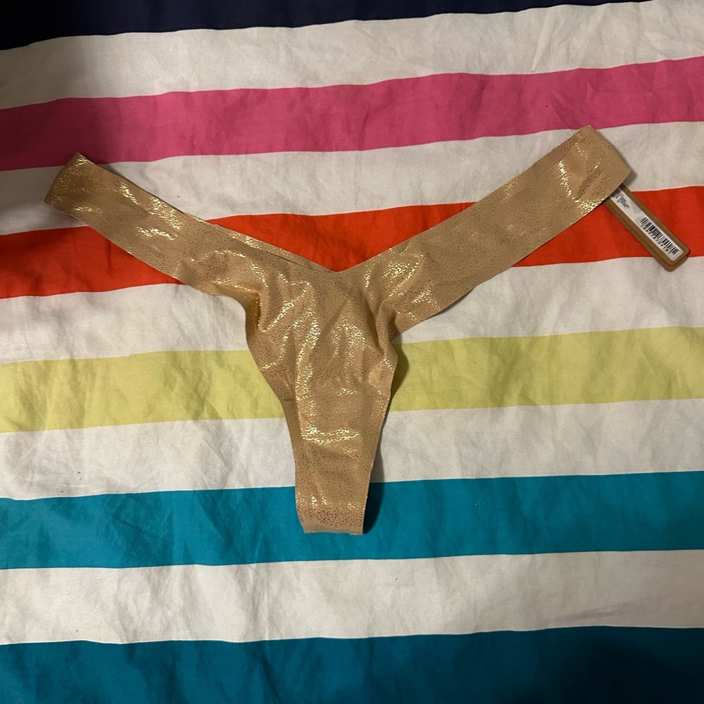 BNWT XL Skims Thong